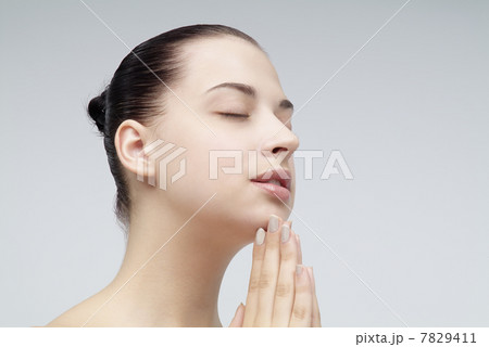 "Portrait of young woman,close-up" "Portrait of young woman,close-up" 7829411