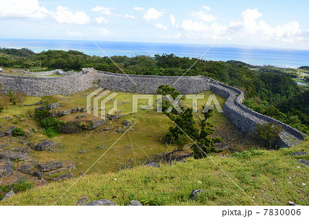 今帰仁城･大隅の石垣（沖縄県国頭郡今帰仁村） 7830006