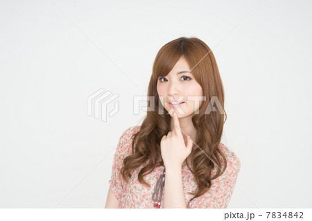 若い女性（夏） 7834842