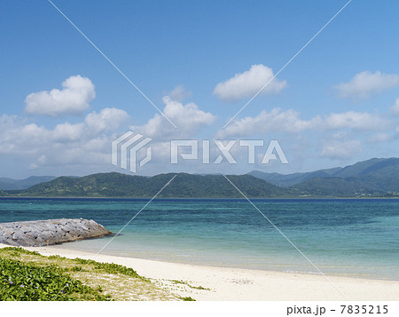 小浜島からヨナラ水道と西表島を望む右側　美しい海　美ら海 7835215