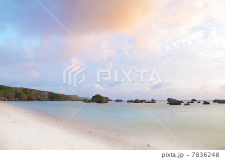 保良漁港の朝焼け 7836248