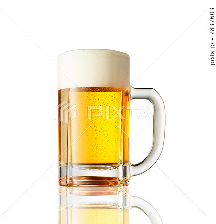 ビールジョッキに入ったビール 7837603
