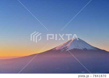 夜明けの富士山 7841870