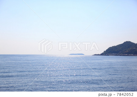 長浜海水浴場から初島を望む 7842052