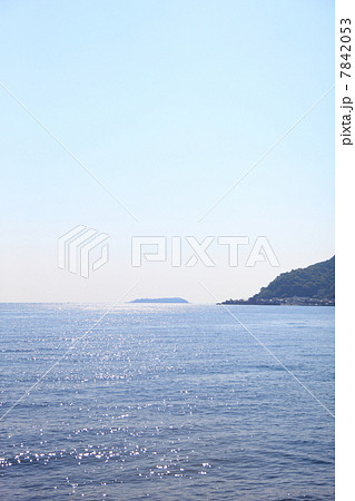 長浜海水浴場から初島を望む 7842053