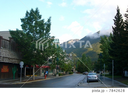 バンフの街並み 7842628