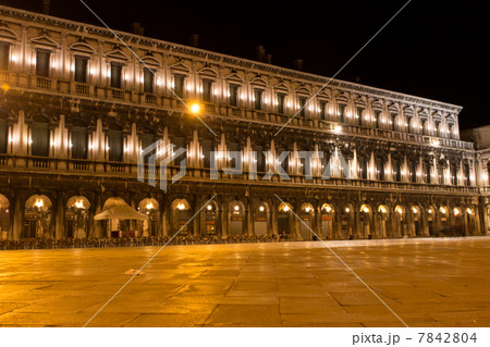 サン・マルコ広場夜景(イタリア-ベネチア) サン・マルコ広場夜景(イタリア-ベネチア) 7842804