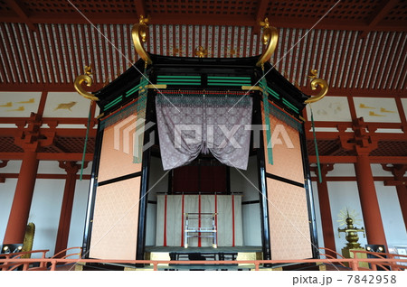 奈良　平城宮跡　大極殿の高御座 7842958