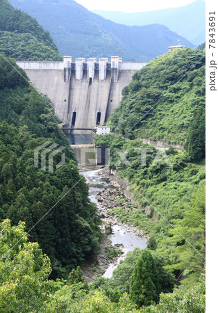 四国中央市「富郷ダム」 7843691