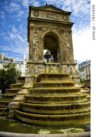 パリ・イノサンの泉 パリ・イノサンの泉 7843899