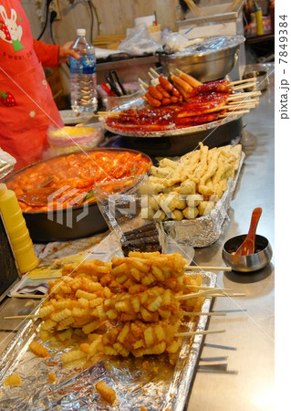 韓国　ソウル　明洞の屋台 7849384