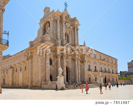 Cathedral in Syracuse, Italy 7851987
