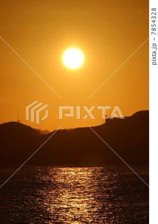 屏風ヶ浦の夕焼け（縦） 7854328