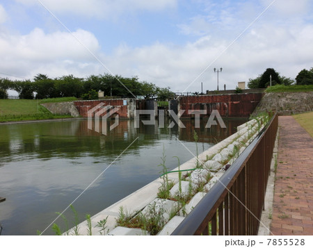 横利根閘門の開閉 7855528
