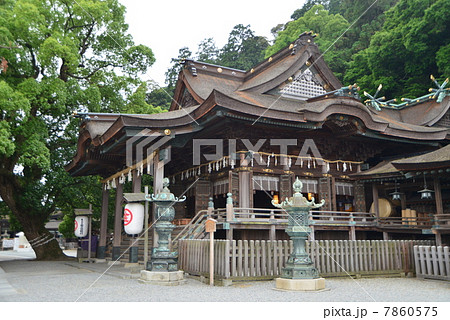 今も昔も金刀比羅詣で　海上交通の守り神 7860575