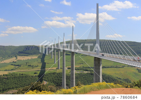 世界一高いミオー橋 　フランス　 7860684