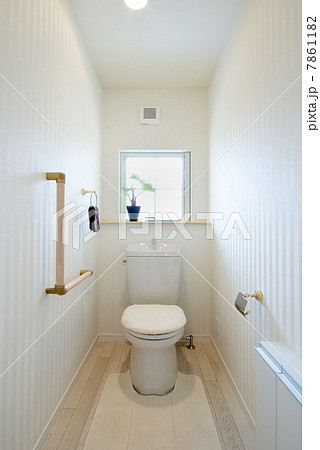 新築一戸建てのトイレ 7861182