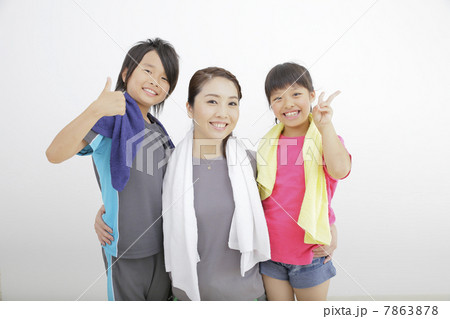 家族で運動 7863878