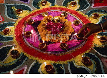 Diya with Rangoli 7869614