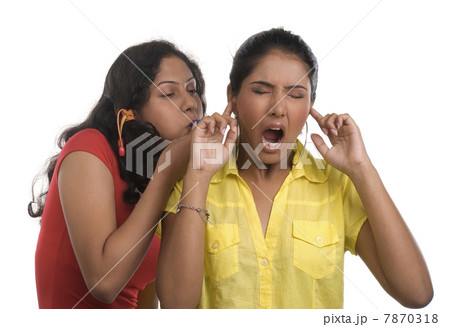 Woman whistling  7870318