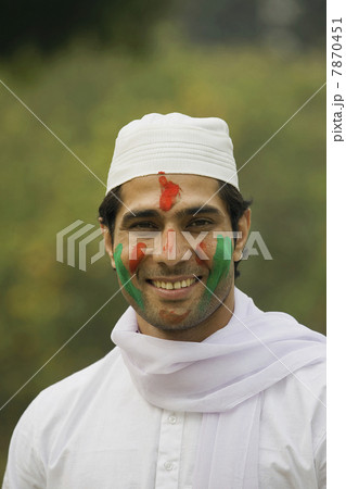 Man smiling  7870451