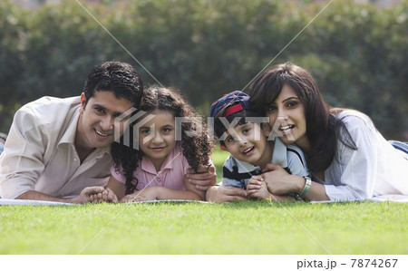 Portrait of a family Portrait of a family 7874267