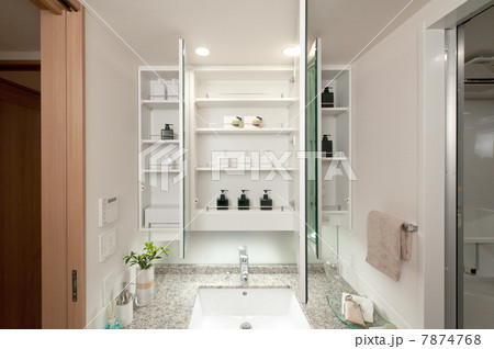 新築マイホーム洗面所の収納 7874768
