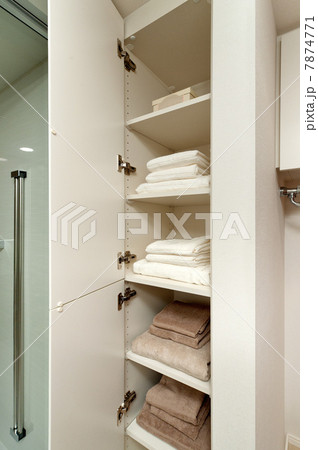 新築住宅の収納コーナー 7874771