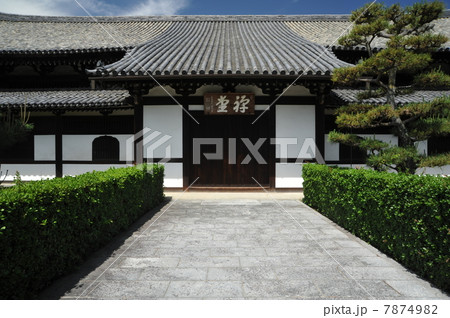 京都　東福寺の禅堂 7874982