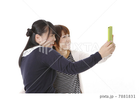 写メする若い女性 7881831