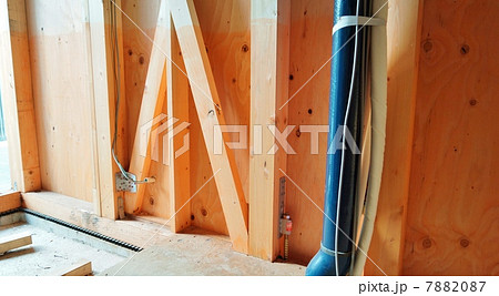 耐震補強・木造軸組構法(在来工法)の筋交・下部横位置 耐震補強・木造軸組構法(在来工法)の筋交・下部横位置 7882087