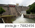 羽布ダムの放水 7882456