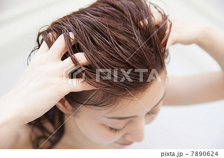バスルームの女性 7890624
