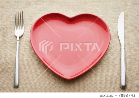 Empty heart shaped plate Empty heart shaped plate 7893743