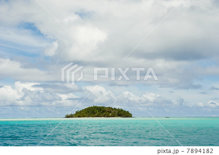 Island in South Pacific Ocean 7894182