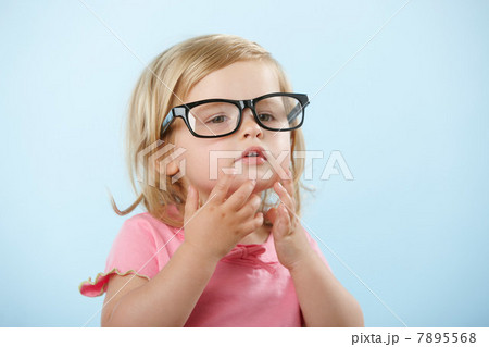 Girl wearing eyeglasses 7895568