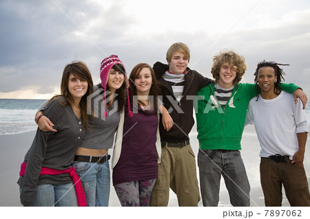 Group of young friends, portrait 7897062