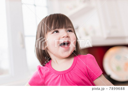 Female toddler laughing 7899688