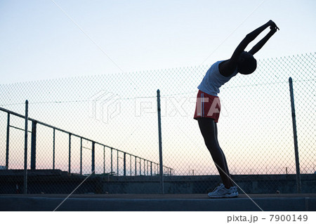 Runner stretching Runner stretching 7900149