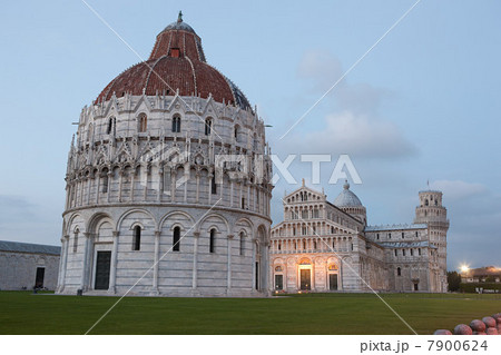 Piazza dei miracoli, Pisa, Italy 7900624