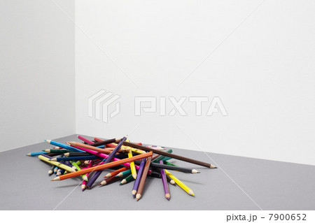Stack of colouring pencils 7900652