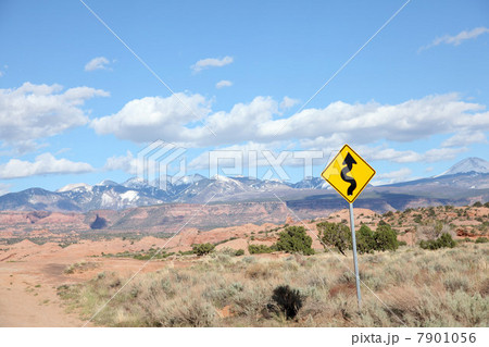 Mountains, Moab, Utah, USA 7901056