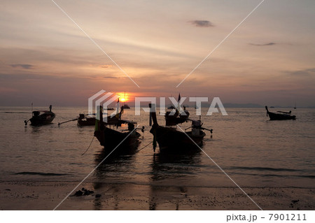 Fishing boats moored on Krabi Island, Thailand 7901211
