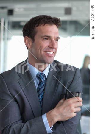 Businessman with coffee 7901549