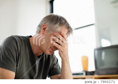 Depressed man 7903271