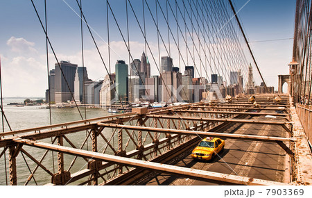 Yellow taxi cab crossing Manhattan Bridge, Manhattan, New York, USA 7903369