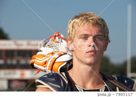 Lacrosse player with lacrosse stick 7905117