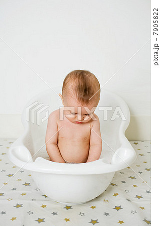 Baby in the bath 7905822