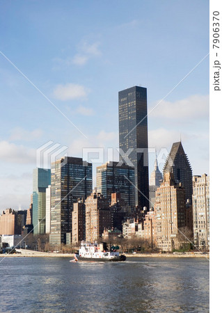 New York City skyline and water 7906370
