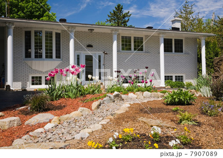 House exterior 7907089